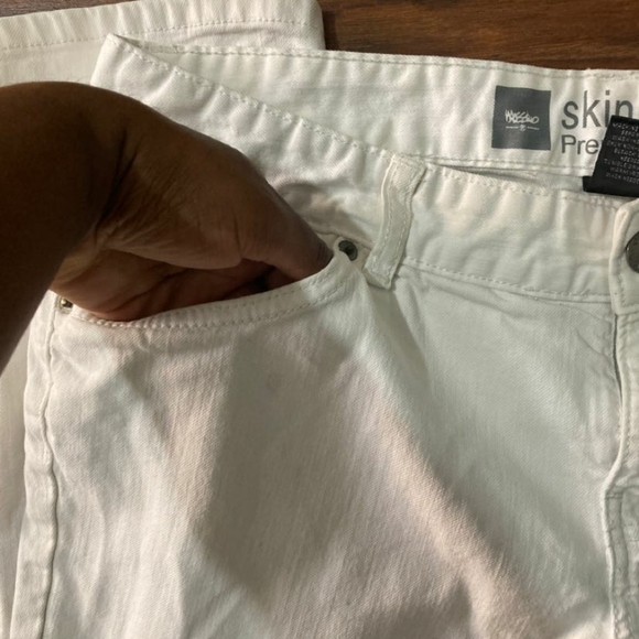 MOSSIMO | Skinny Premium White Denim Pants | Size: 12R - Picture 3 of 4